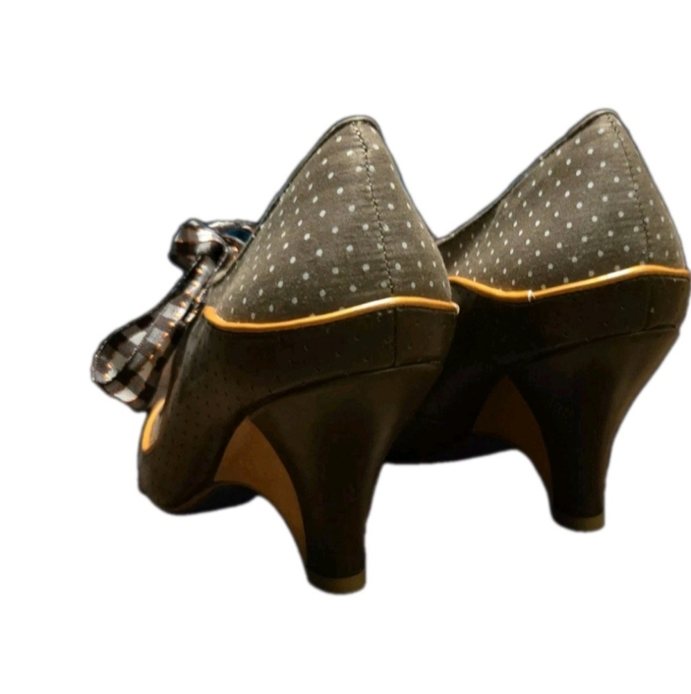 Poetic Licence School's Out Chestnut Almond Toe Retro Vintage Pin-Up Style Pumps - Picture 4 of 10